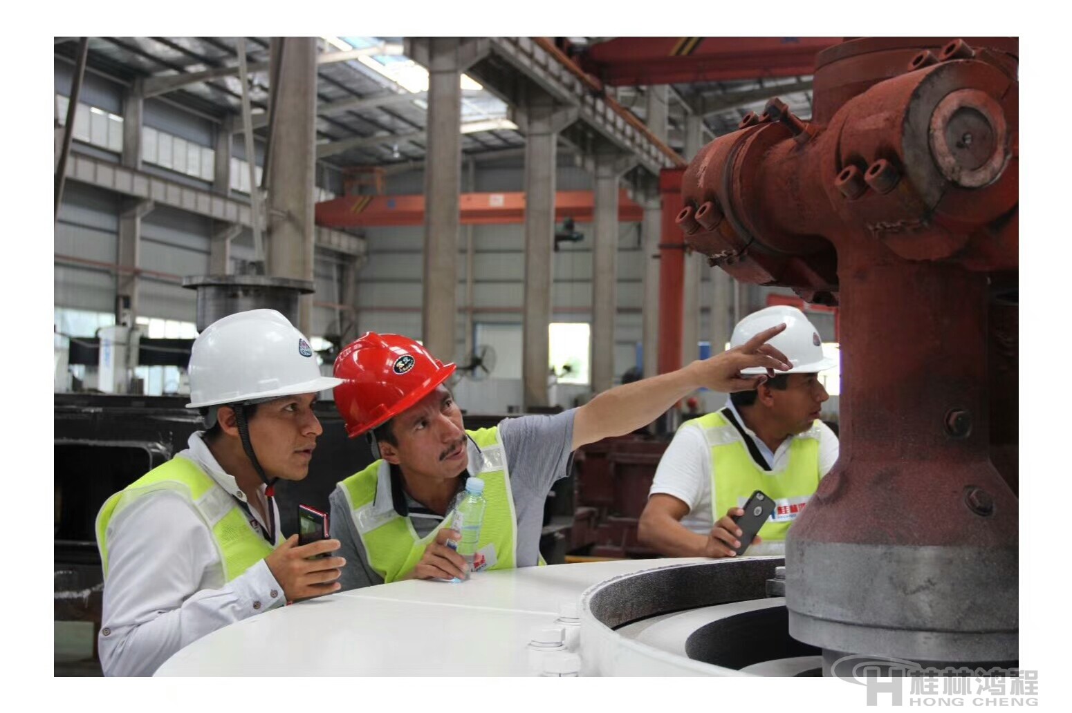 桂林鴻程磨粉機生產(chǎn)基地迎接中美洲礦業(yè)考察團參觀 桂林鴻程磨粉機生產(chǎn)基地迎接中美洲礦業(yè)考察團參觀