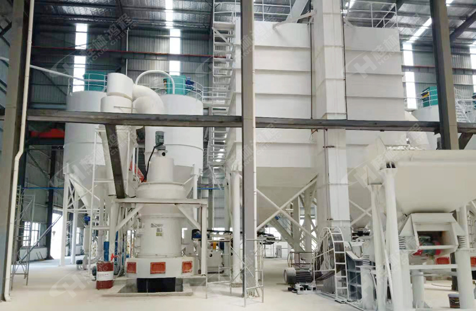 HC縱擺式磨粉機(jī)生石灰粉磨機(jī)精彩客戶現(xiàn)場(chǎng)，速來(lái)圍觀！